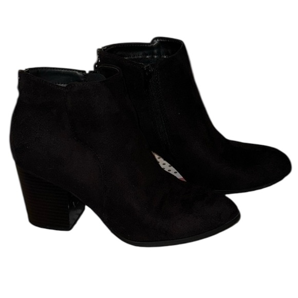 Seamed Heeled Braidy Wedge Boots - Picture 2 of 10